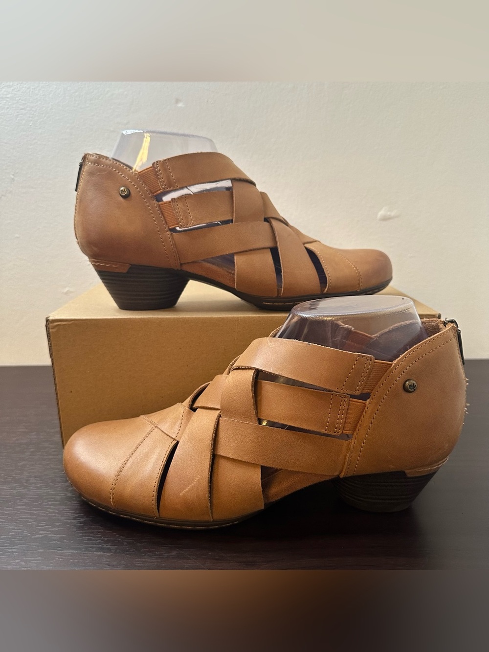 Rockport Cobb Hill Laurel Tan Leather Zip Ankle Bootie Cushioned Comfort 8.5 New